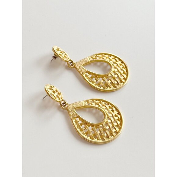 Vintage 90's Unsigned Gold Tone Basketweave Dangle Drop Earrings - Picture 2 of 10